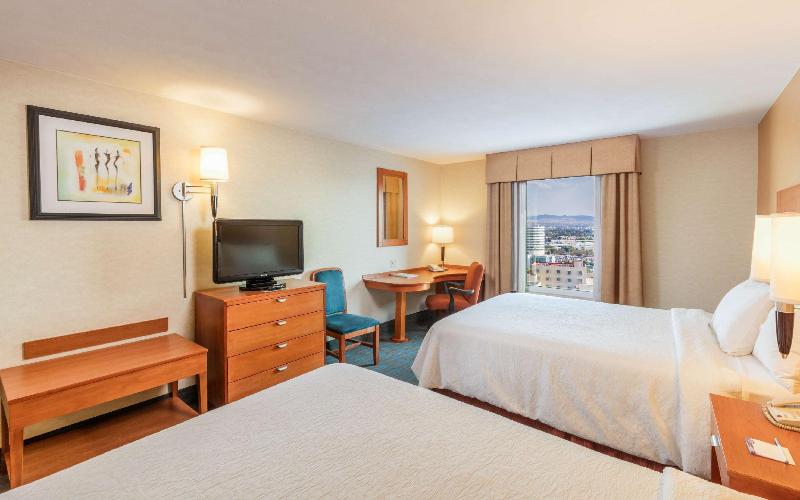 هتل Hampton Inn By Hilton Queretaro Tecnologico