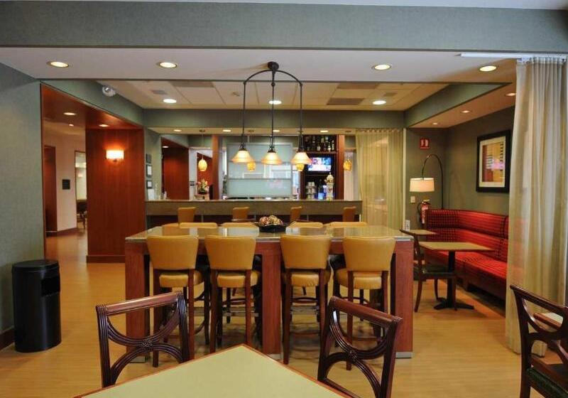 هتل Hampton Inn By Hilton Queretaro Tecnologico