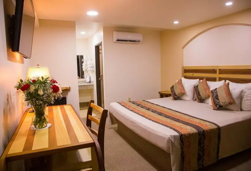 Hotel La Villa De Zaragoza