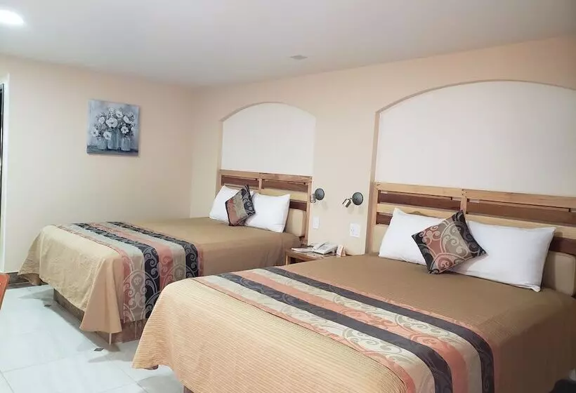 Hotel La Villa De Zaragoza