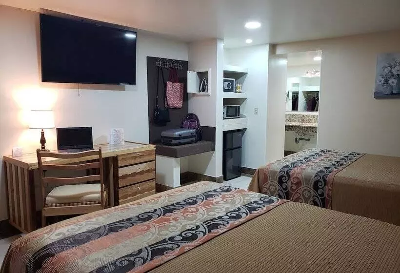 Hotel La Villa De Zaragoza