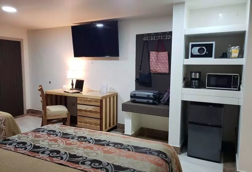 Hotel La Villa De Zaragoza