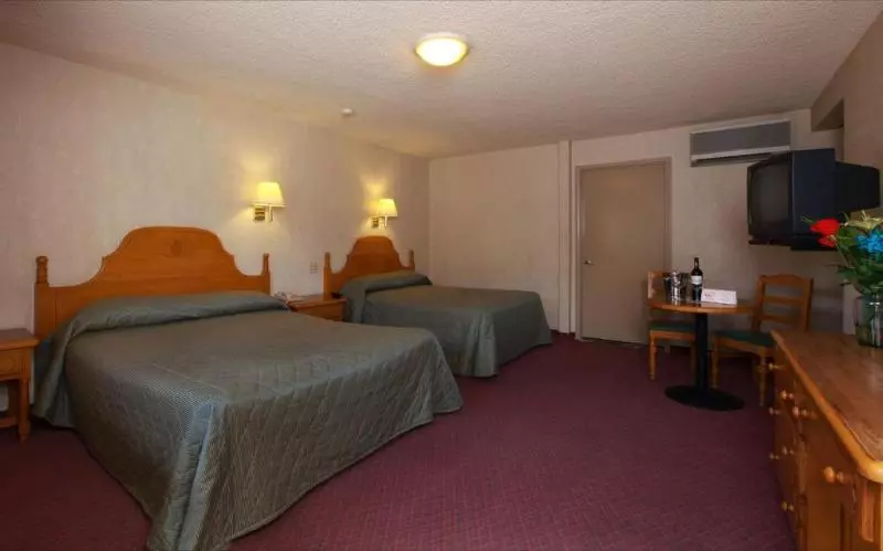 Hotel La Villa De Zaragoza