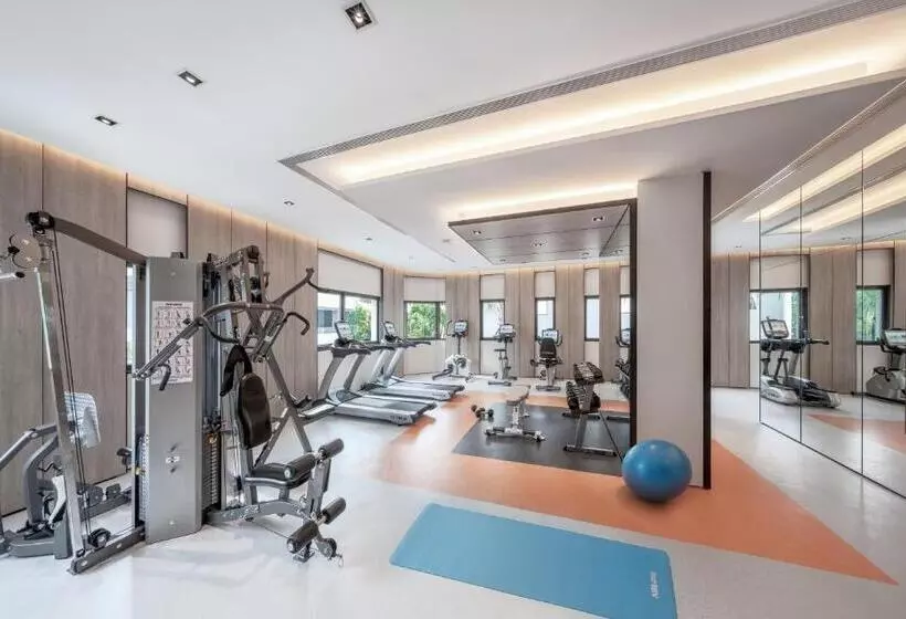 Hotel Le Grove Serviced Residences