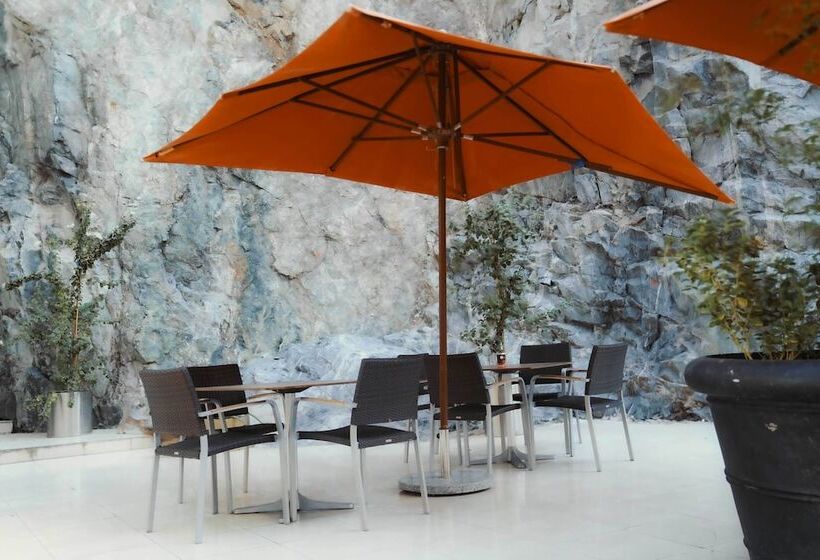 ホテル Nour Al Thuria