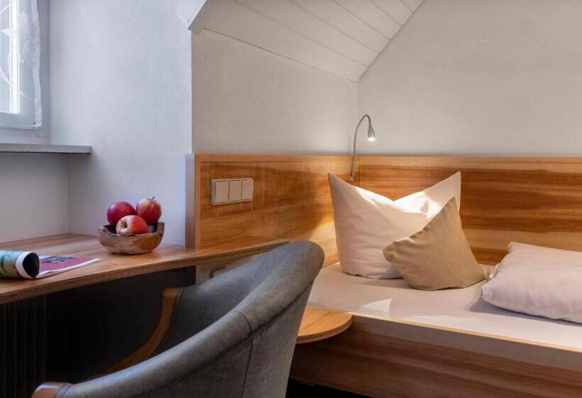 בית מלון כפרי Landgasthof Paradies