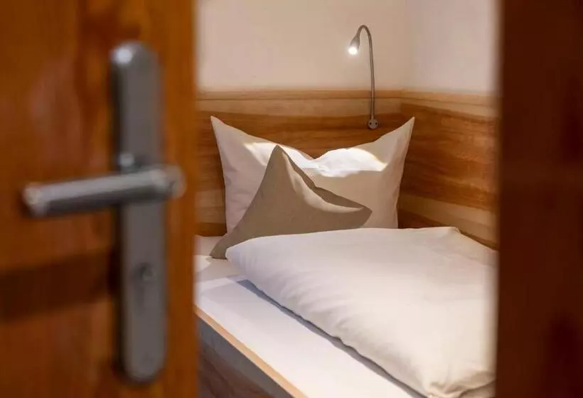 ホテル Landgasthof Paradies