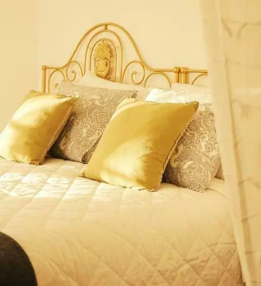 پانسیون 6/4 De Sado