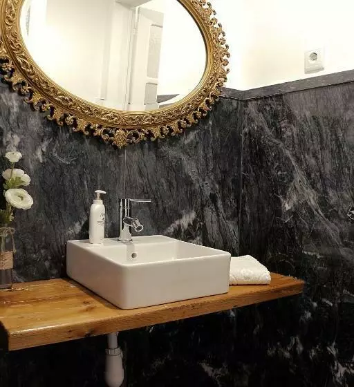 پانسیون 6/4 De Sado