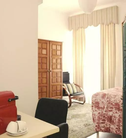 پانسیون 6/4 De Sado