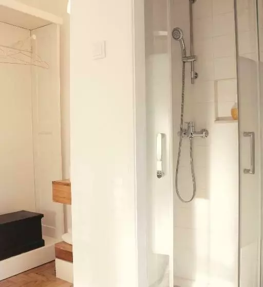 پانسیون 6/4 De Sado