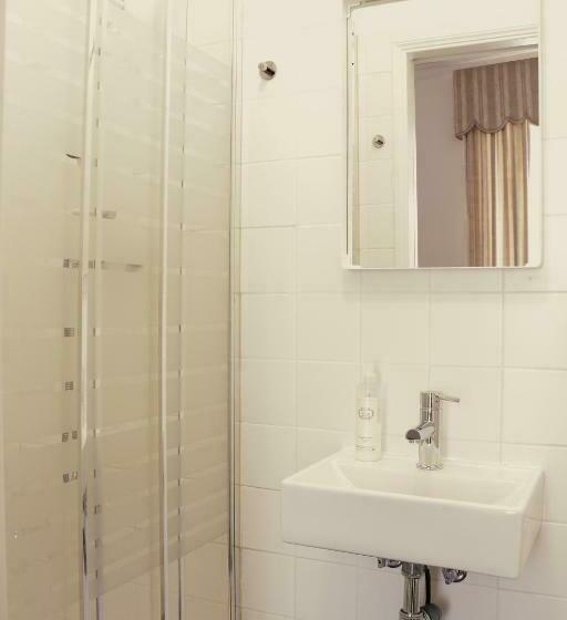 پانسیون 6/4 De Sado