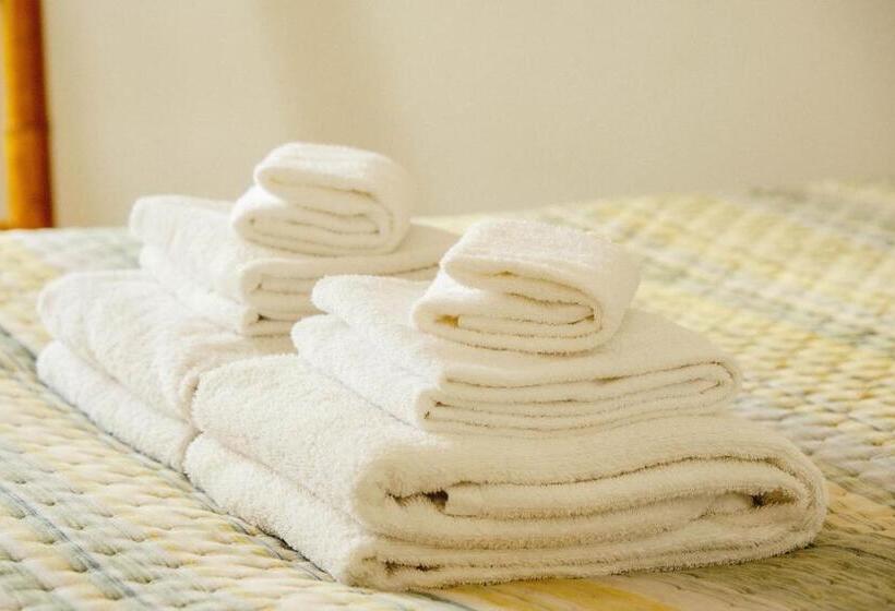 پانسیون 6/4 De Sado