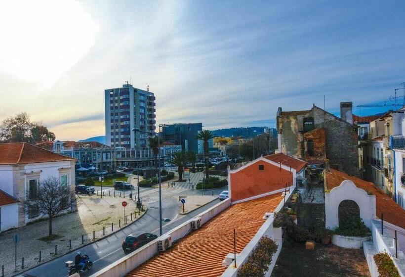 پانسیون 6/4 De Sado