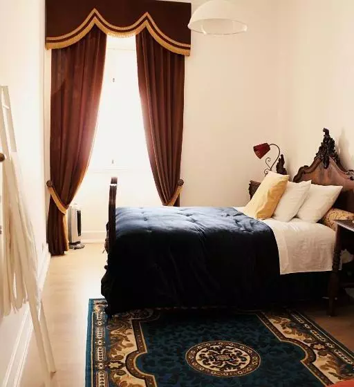 پانسیون 6/4 De Sado