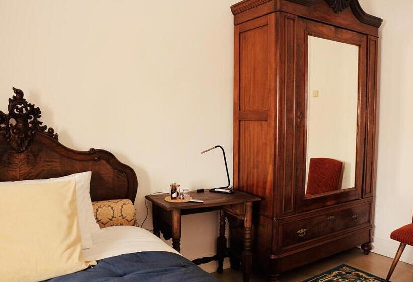 پانسیون 6/4 De Sado