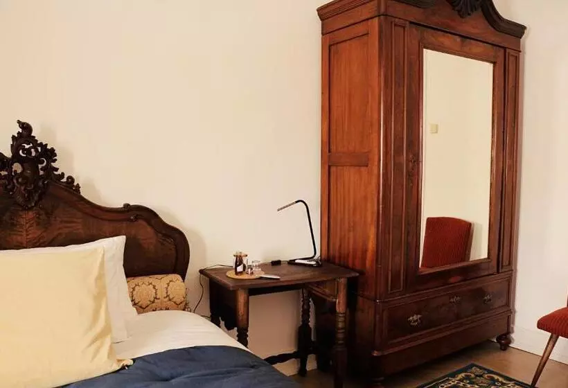 پانسیون 6/4 De Sado