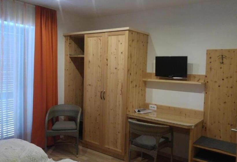 פנסיון B&b Haus Grüner