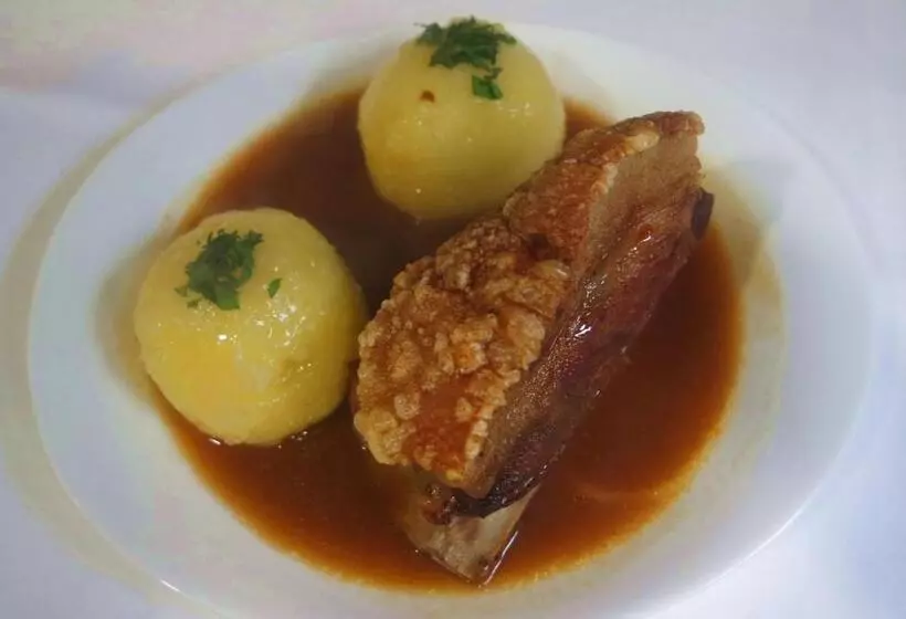 ユースホステル Gaststätte Schwenksaal