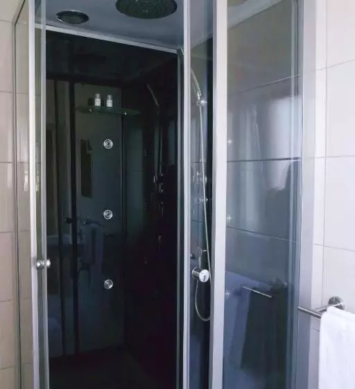 ユースホステル Gaststätte Schwenksaal