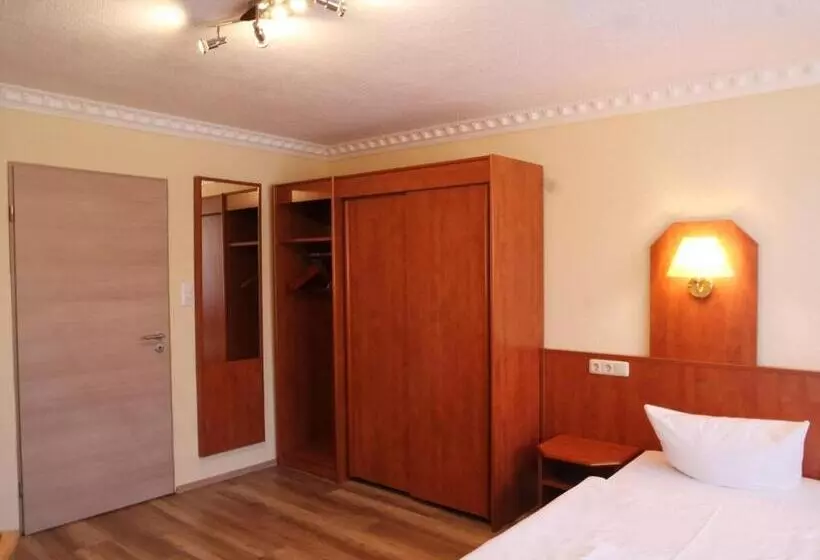 ユースホステル Gaststätte Schwenksaal