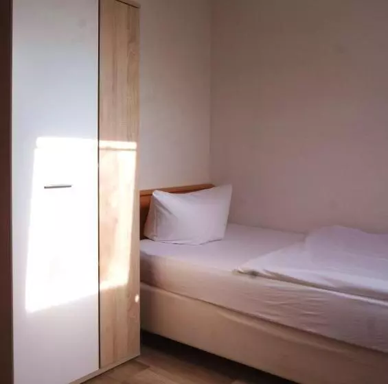 ユースホステル Gaststätte Schwenksaal