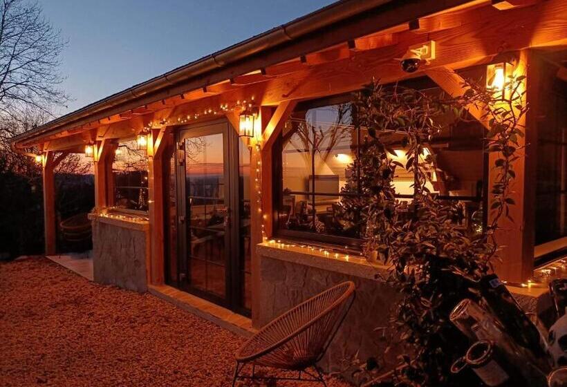 Bed and Breakfast La Maison Bleue