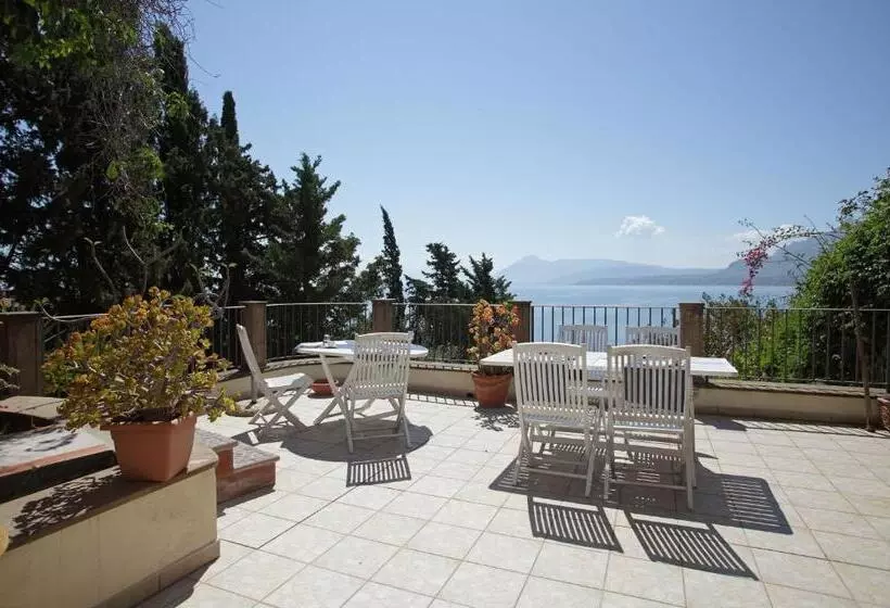 ベッドアンドブレックファースト Residenza Terrazze Sul Mare