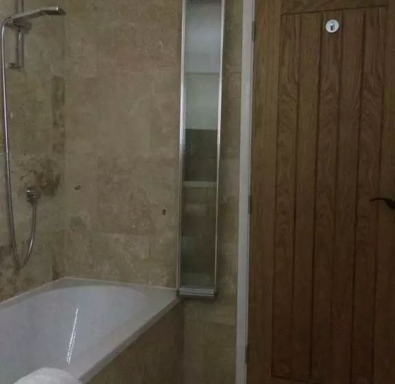 West Lodge B&b