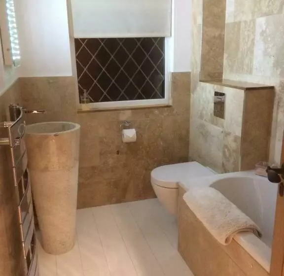 West Lodge B&b