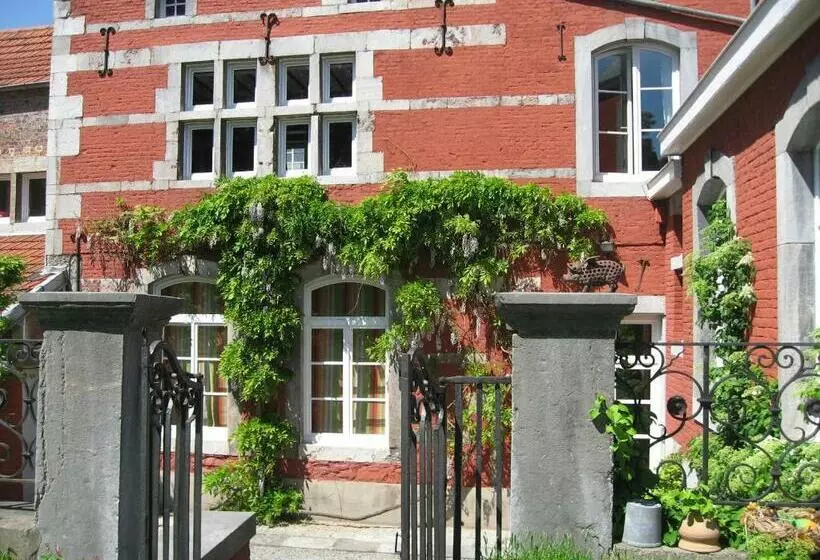 Aamiaismajoitus (B&B) Chambre D Hôtes Les Augustins   Parking Sécurisé   Borne De Recharge