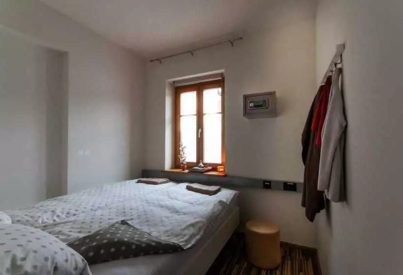 تختخواب و صبحانه Cube Central Rooms For 2