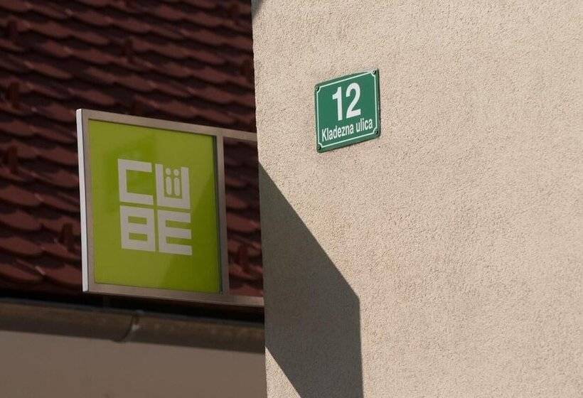 تختخواب و صبحانه Cube Central Rooms For 2