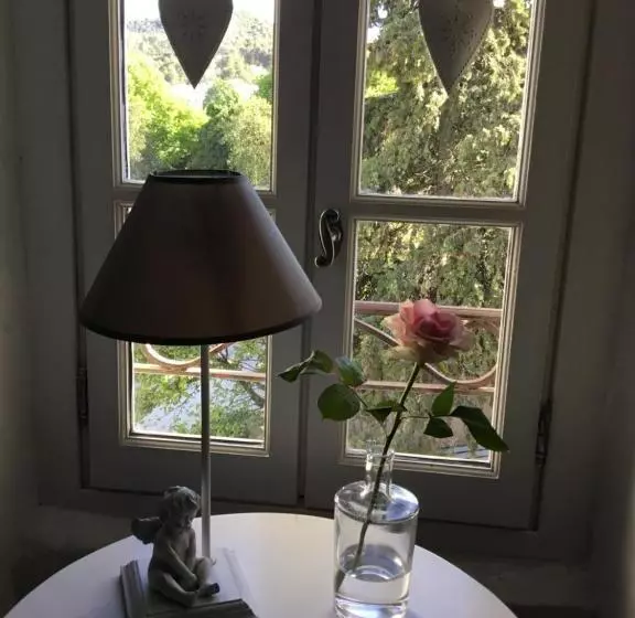 ベッドアンドブレックファースト Le Petit Figuier