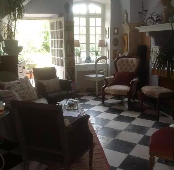 ベッドアンドブレックファースト Le Petit Figuier