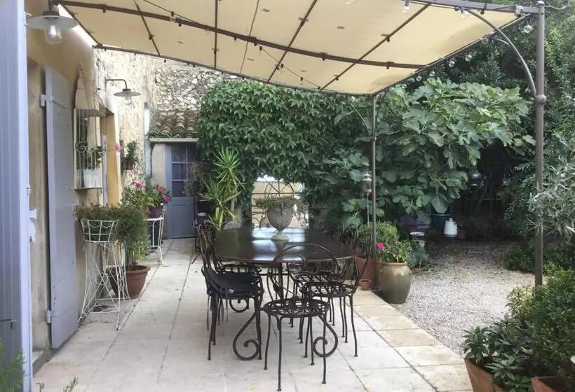 ベッドアンドブレックファースト Le Petit Figuier