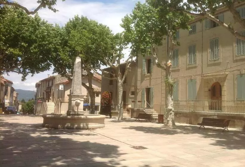 ベッドアンドブレックファースト Le Petit Figuier