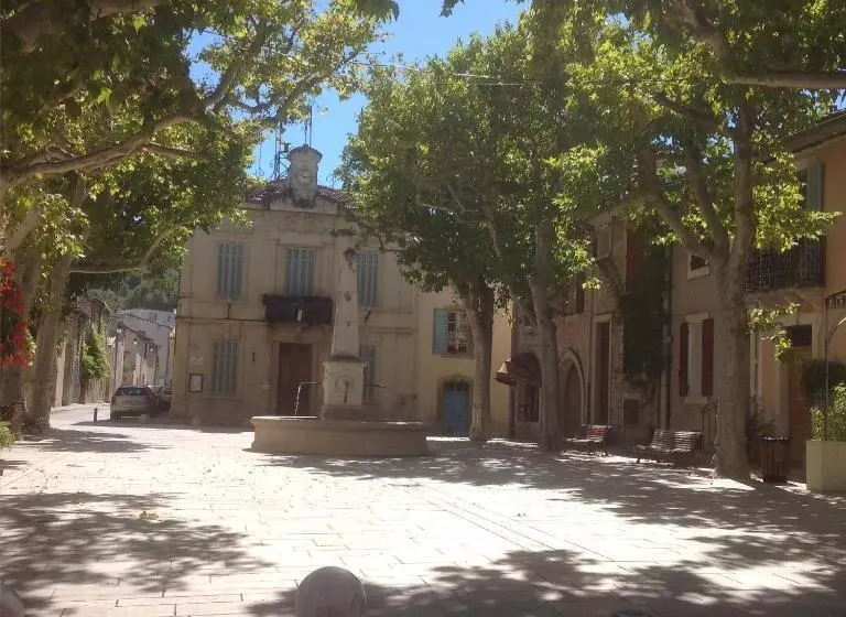 ベッドアンドブレックファースト Le Petit Figuier