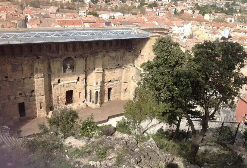 ベッドアンドブレックファースト Le Petit Figuier