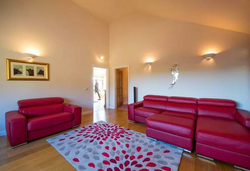 Aamiaismajoitus (B&B) Y Grange