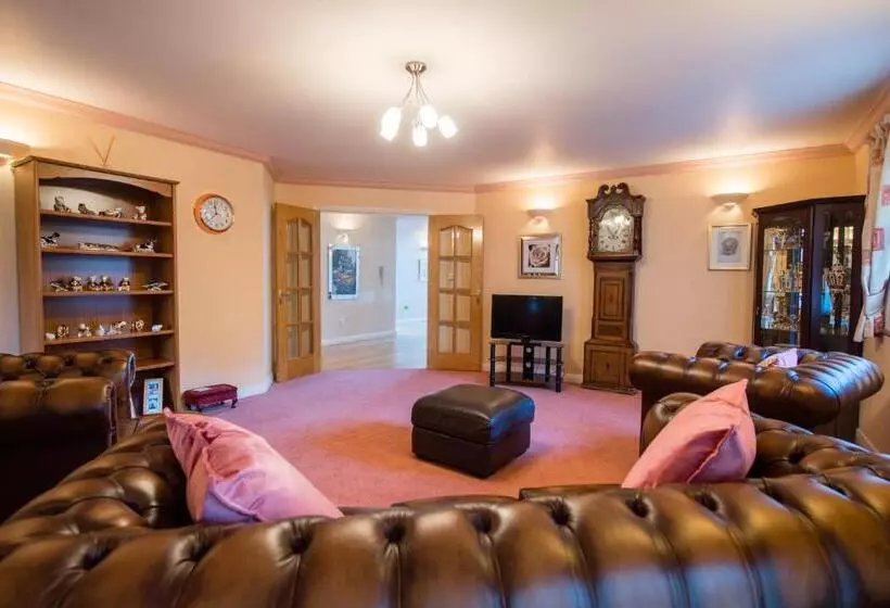 Aamiaismajoitus (B&B) Y Grange