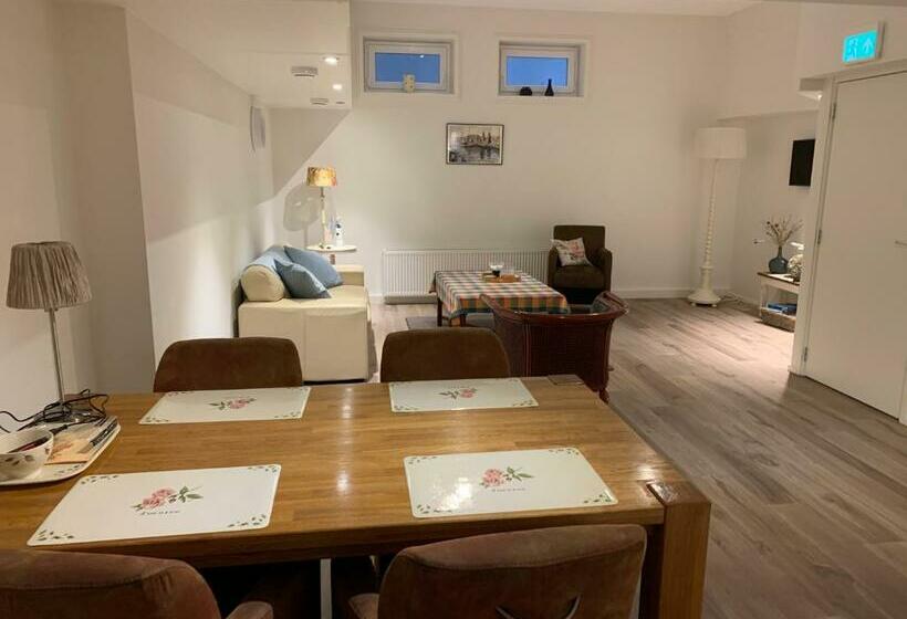 Bed & Breakfast De Roos