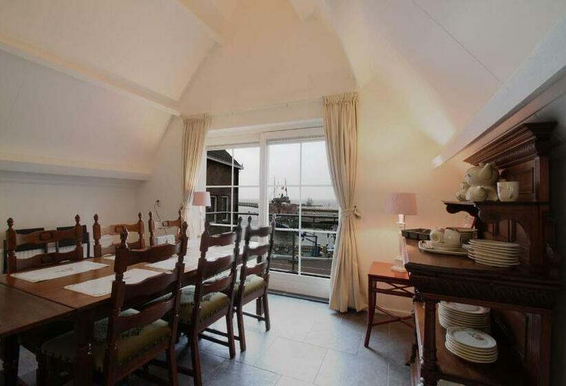 Bed & Breakfast De Roos