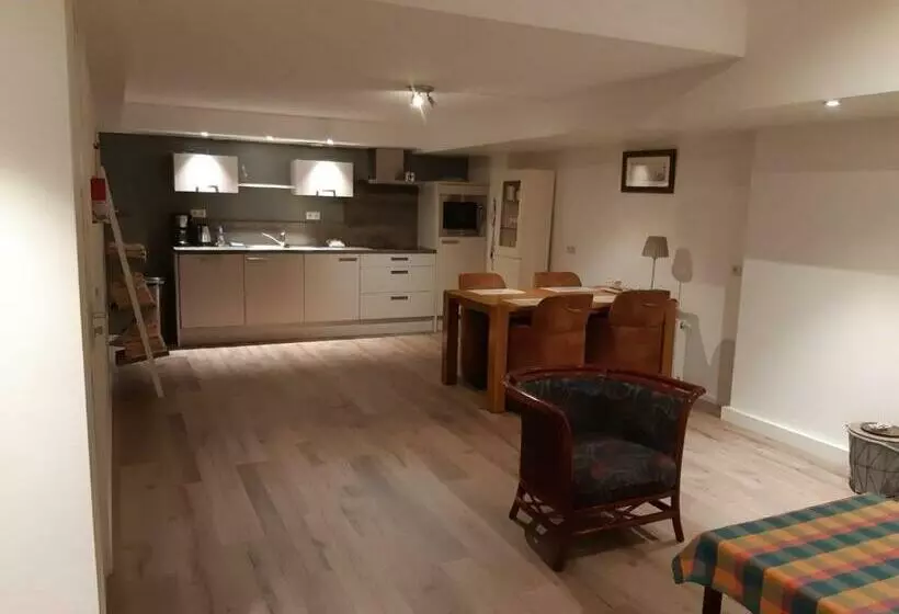 Bed & Breakfast De Roos