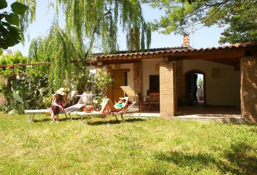 Отель Cascina Cliternia