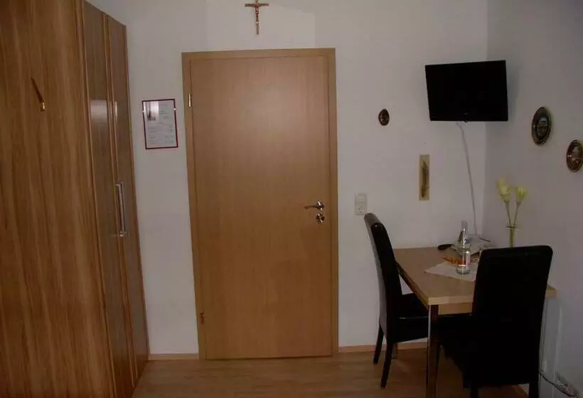 Majatalo Gästehaus Kloep Gmbh