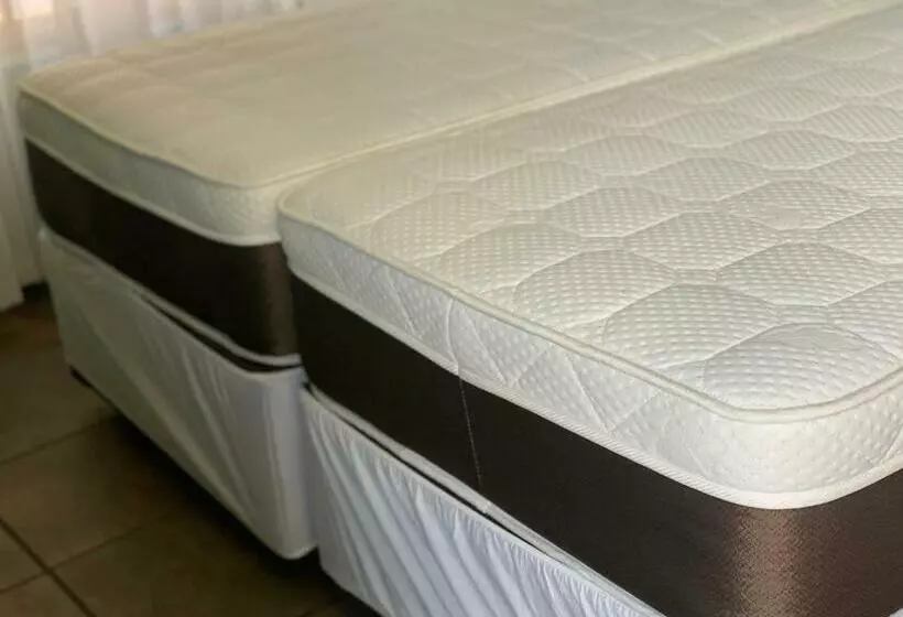 Majatalo Oleratong Guest House