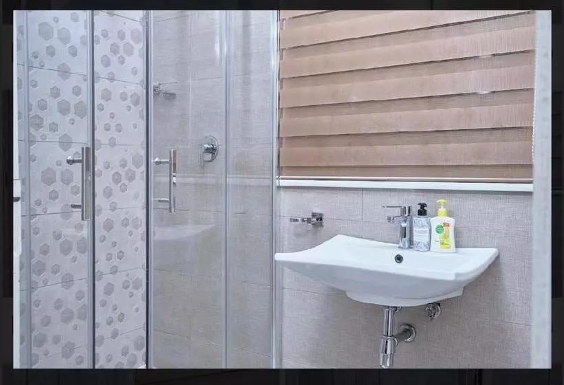 Majatalo Oleratong Guest House