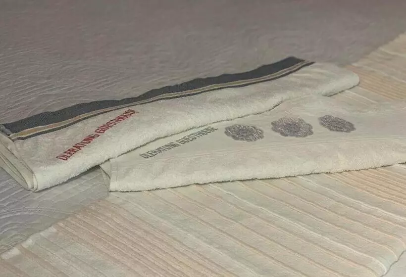 Majatalo Oleratong Guest House