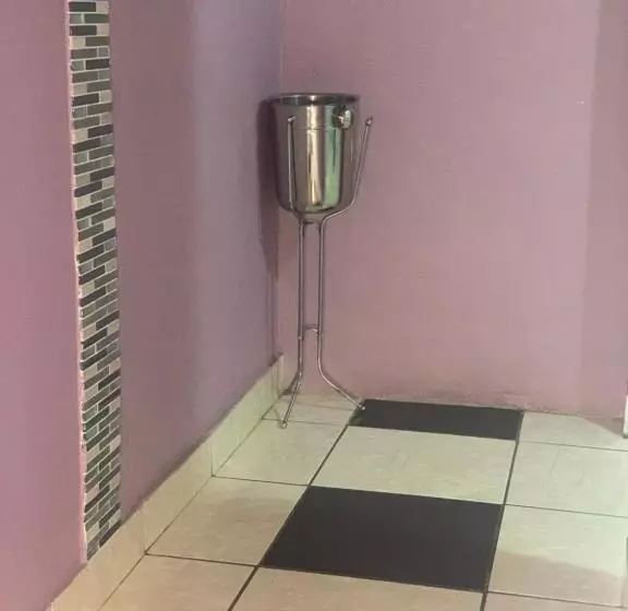 Majatalo Oleratong Guest House